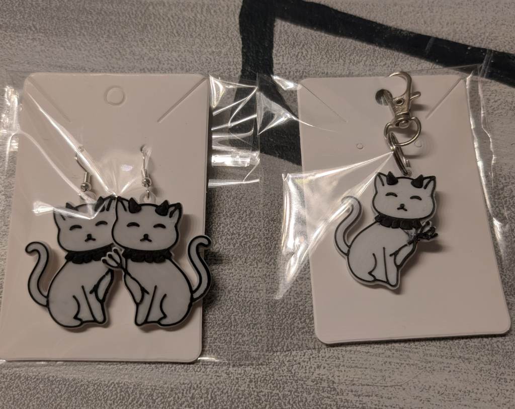 Halloween cat earrings and matching keychain set