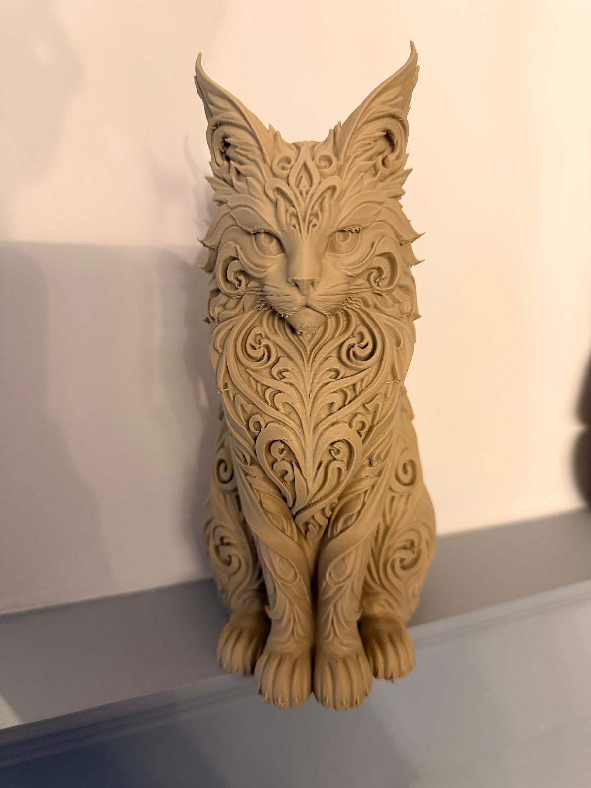 Cream Maine coon statue ornament