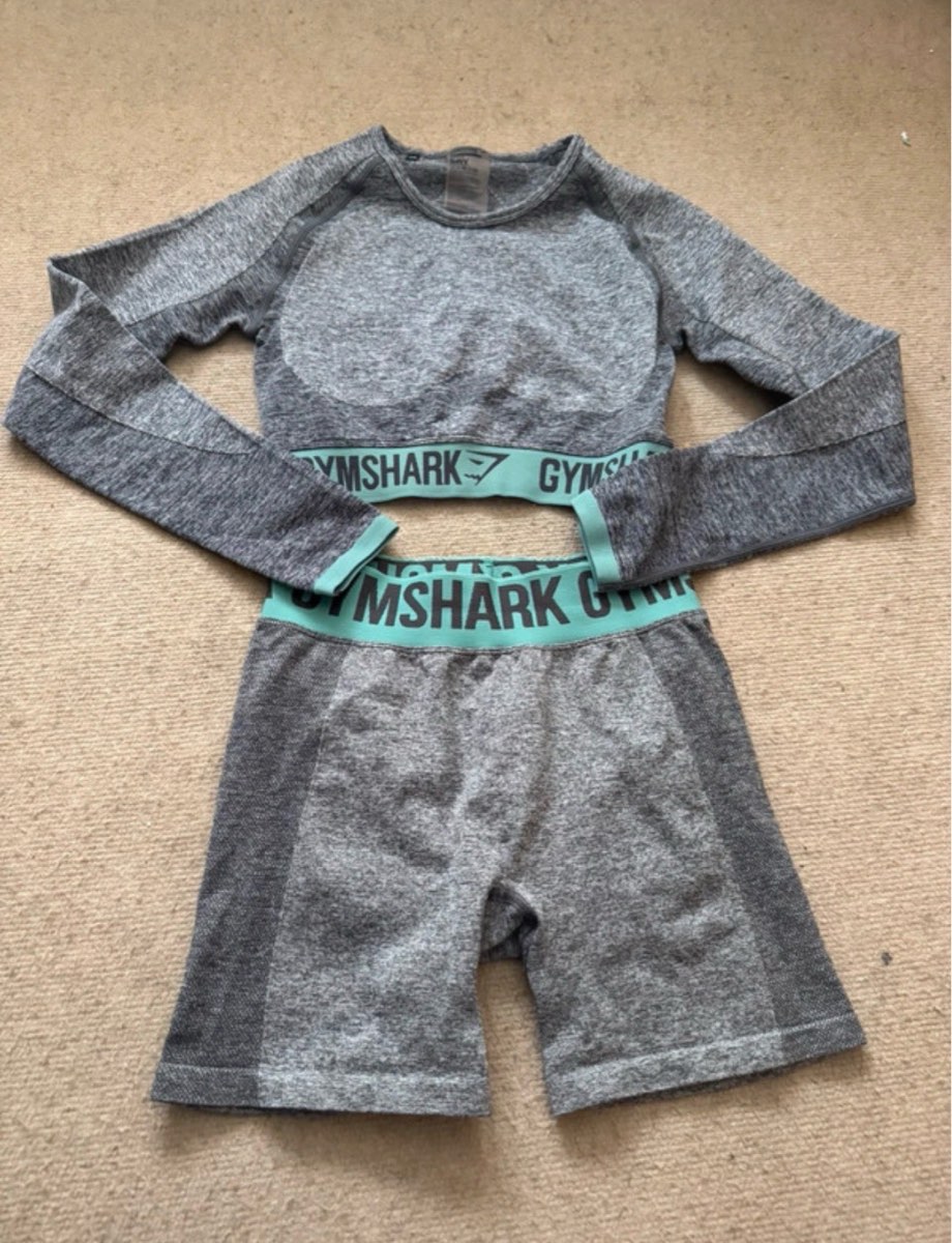 Gymshark Flex Long Sleeved Crop Top and Shorts - Size S