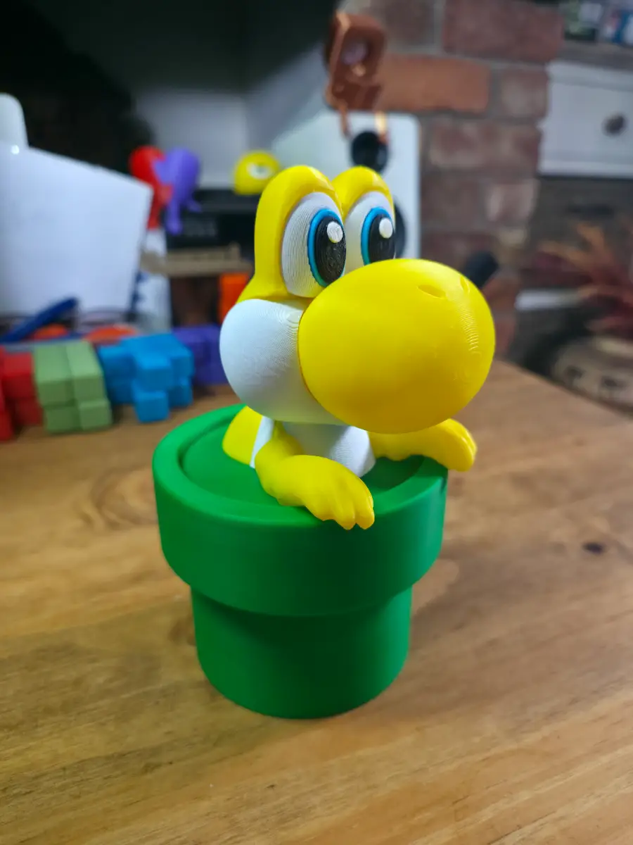 Baby dragon in a plant pot