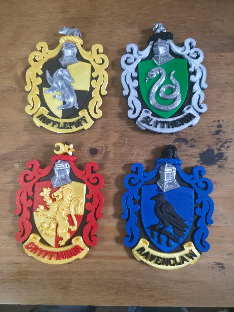 Set of four wall plaques