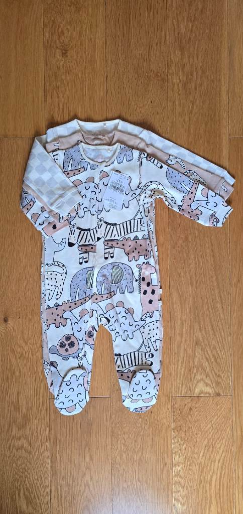 Animal print sleepsuits 6-9