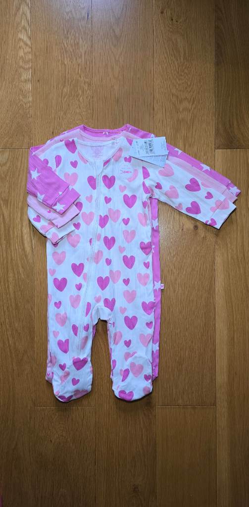 Heart sleepsuits pack 6-9