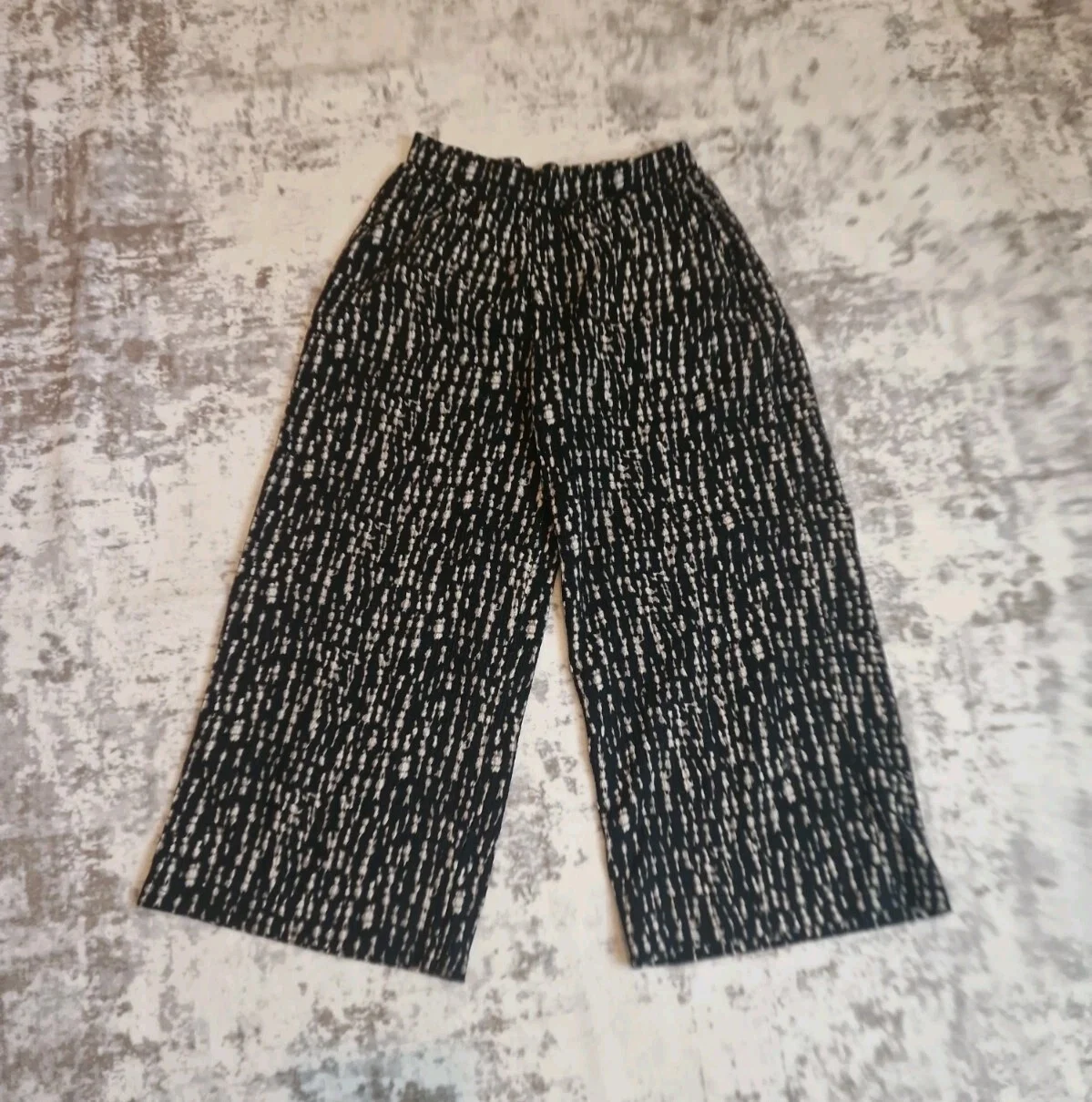 F&F Girls Black & White Wide Leg Patterned Trousers Age 8–9 Years B10