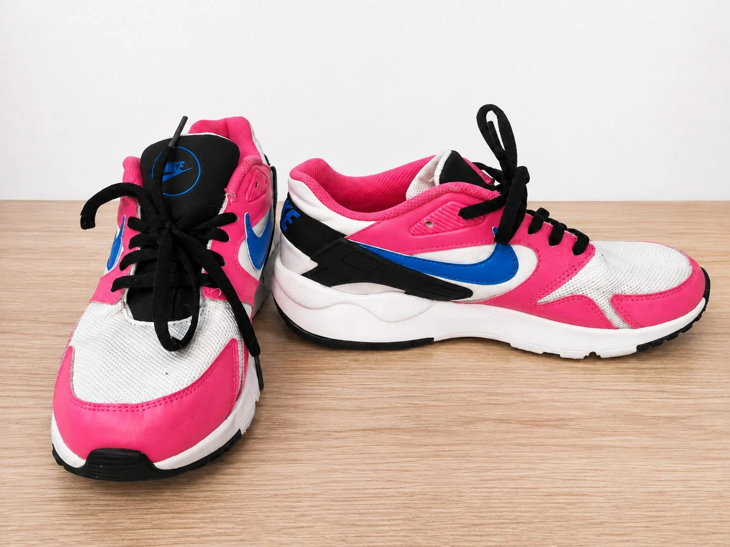 Nike Air Max Womens Trainers UK 6 EU 39 Pink/White/Black/Blue