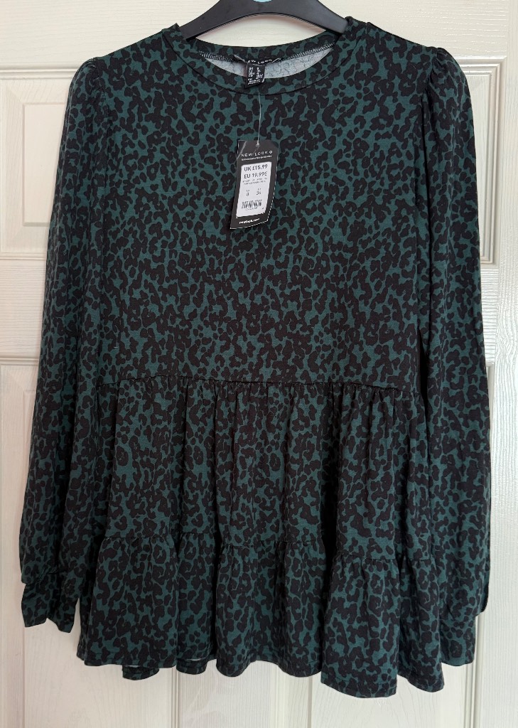 New look size 8 green leopard print long sleeve peplum top new
