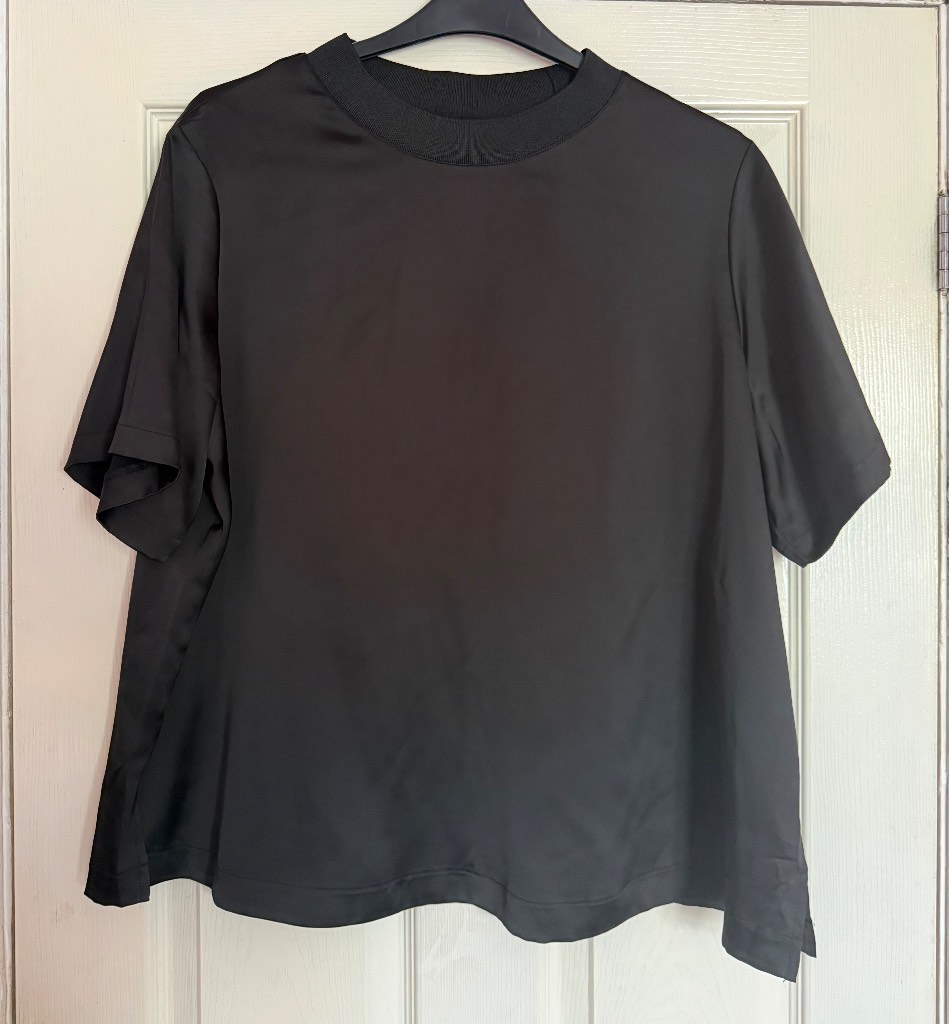 Simply be size 20 short sleeve satin look top