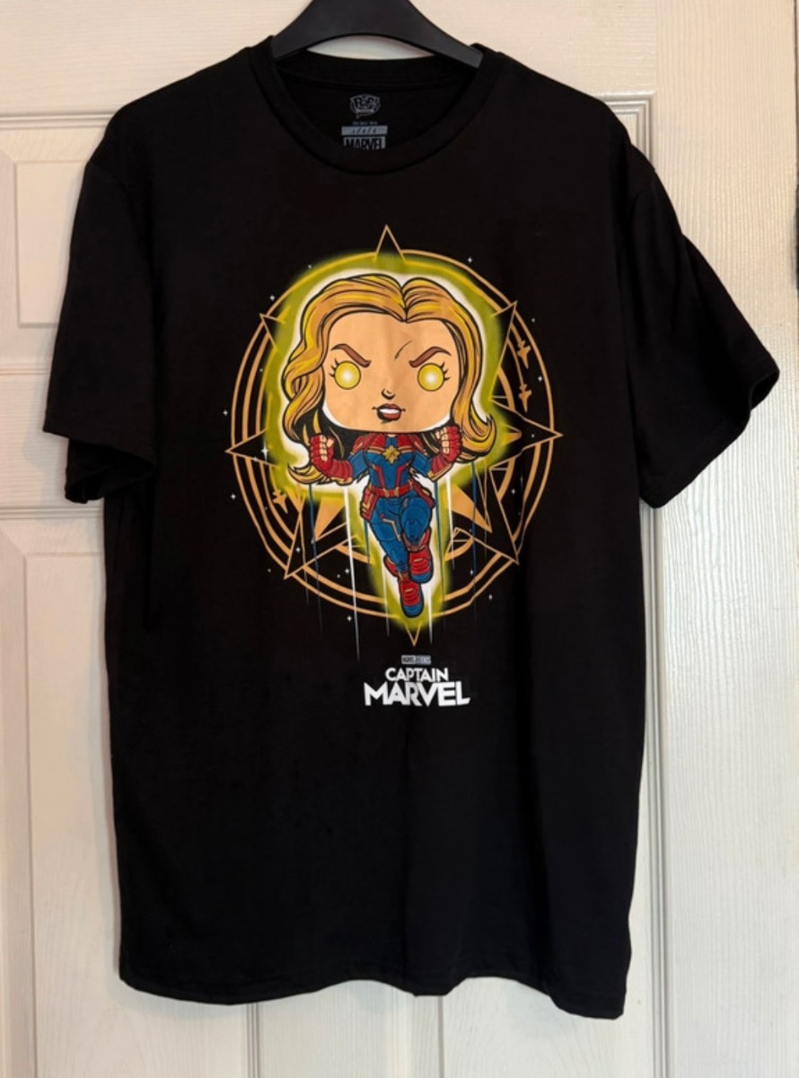 Pop marvel studios, captain marvel, size Large, black t.shirt