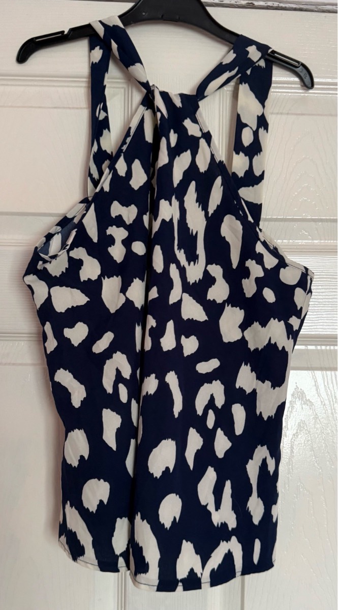 Shein size m (10/12)new, navy/white sleeveless top