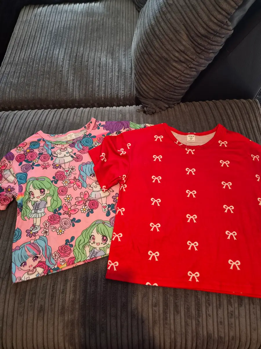SHEIN Girls T-Shirts Bundle • Pink Anime Print (4Y) + Red Bow Print (5Y) • Short Sleeve Tops