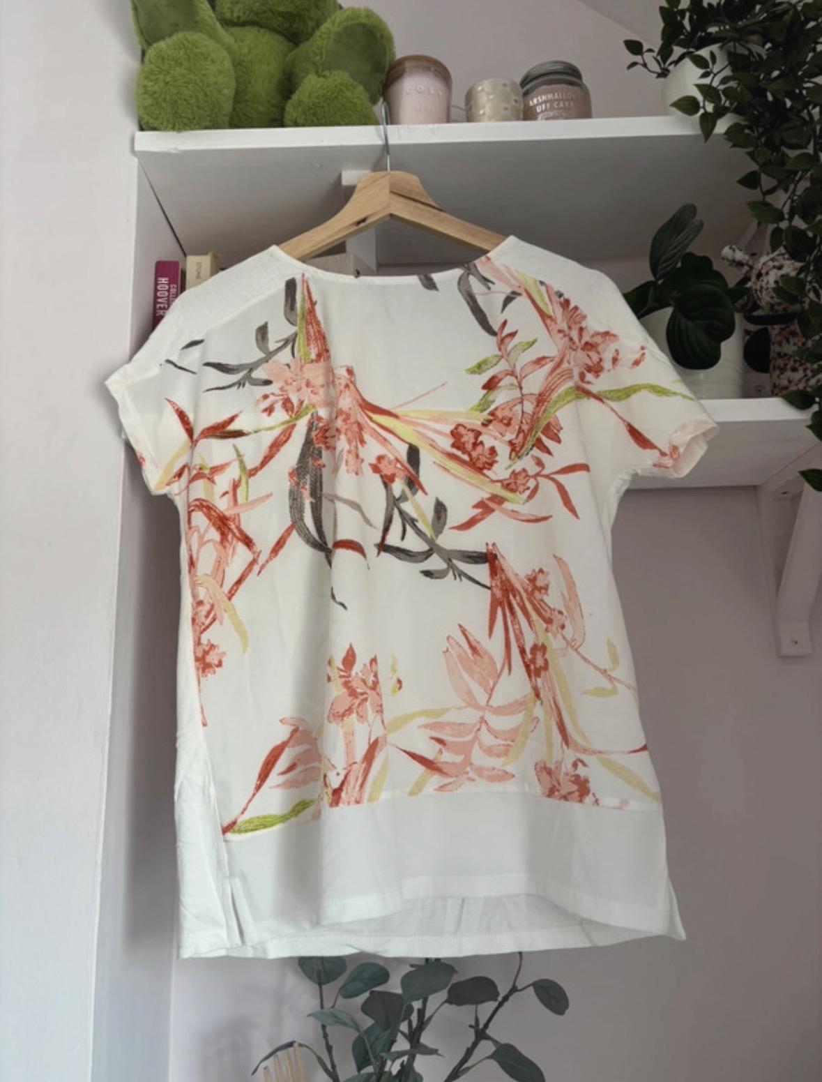 M&S women’s UK8 white floral print short sleeve top