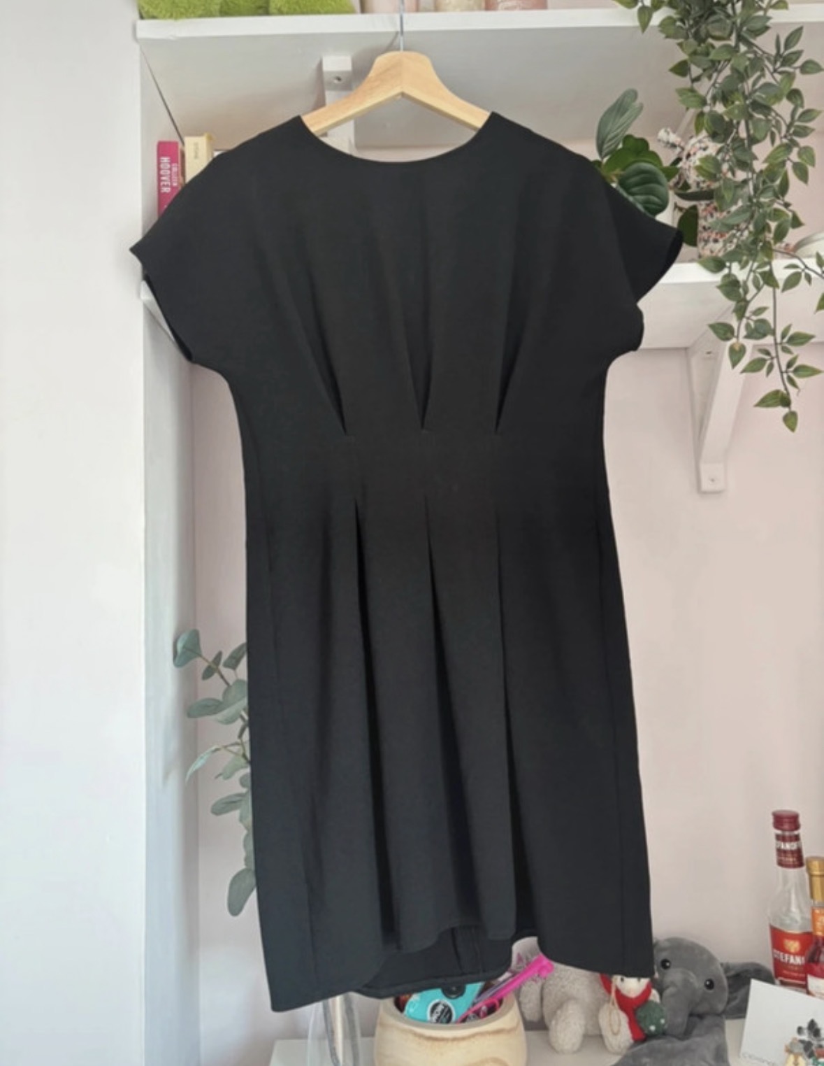 ASOS Design UK10 formal black knee length short sleeve dress