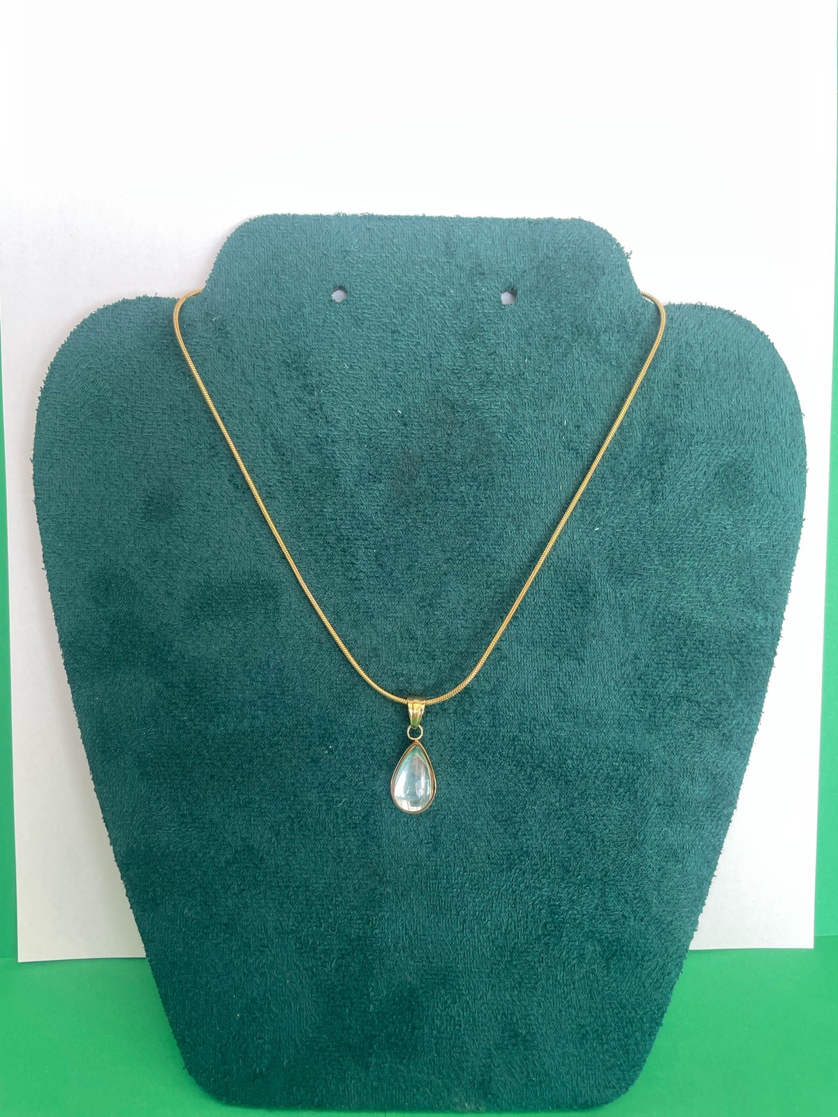 Gold Teardrop Pendant Necklace Women Elegant Minimalist