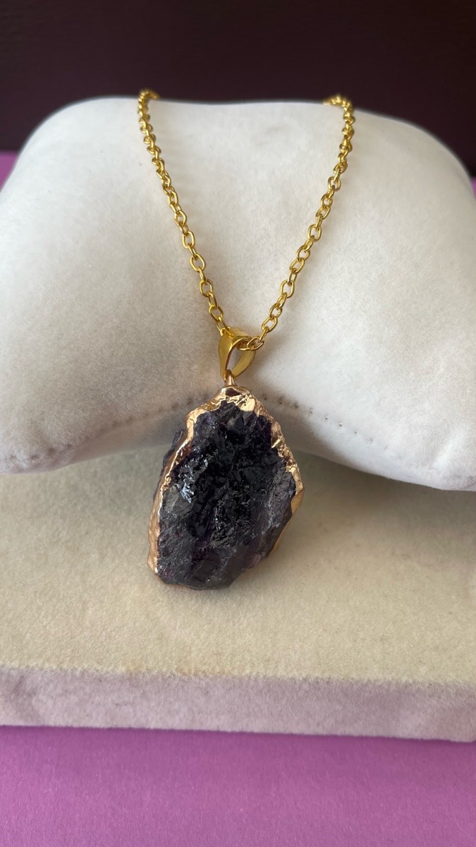 Natural stone pendant necklace