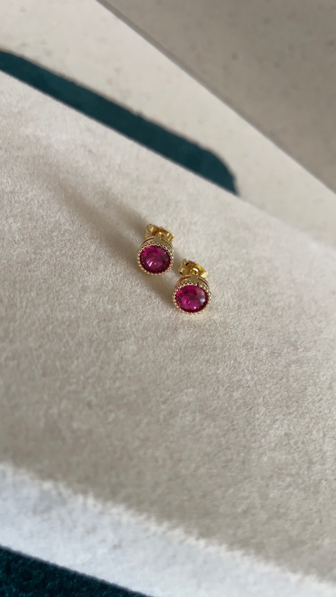 Stud gold plated earrings