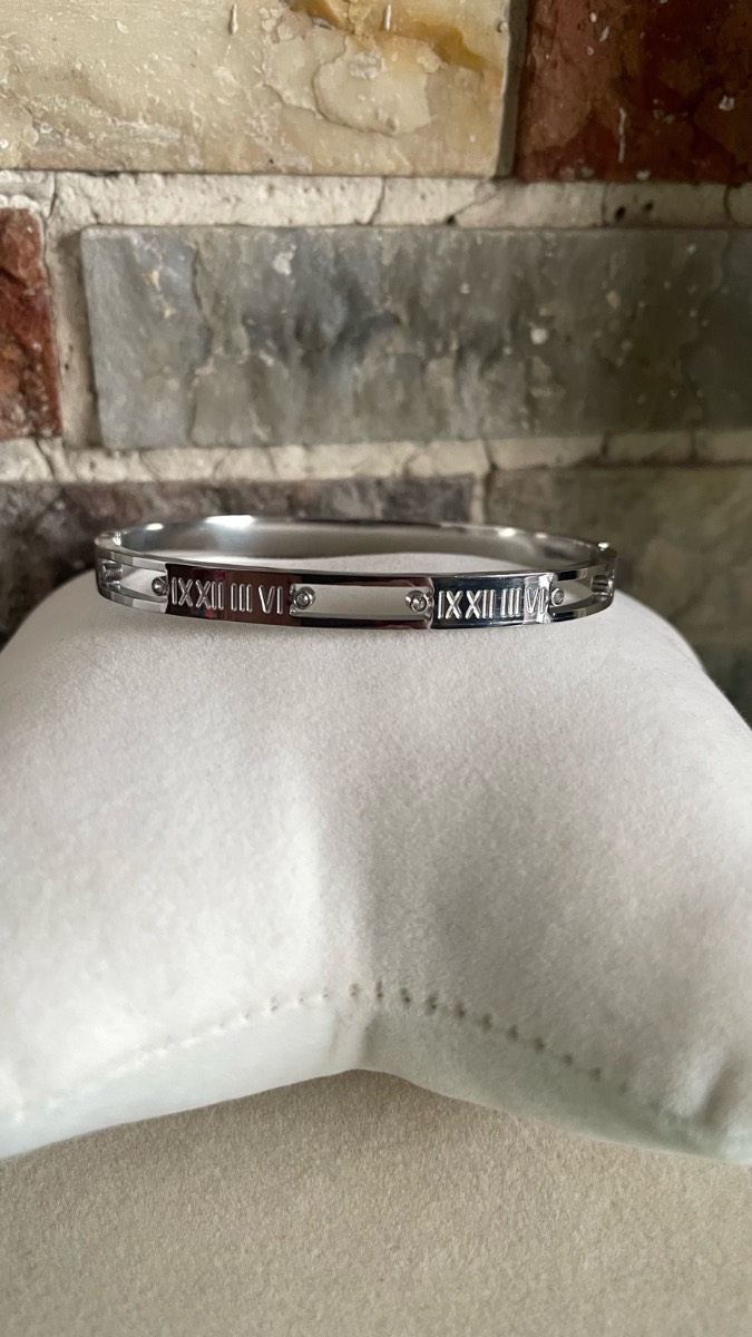 Bangle bracelet New without tags