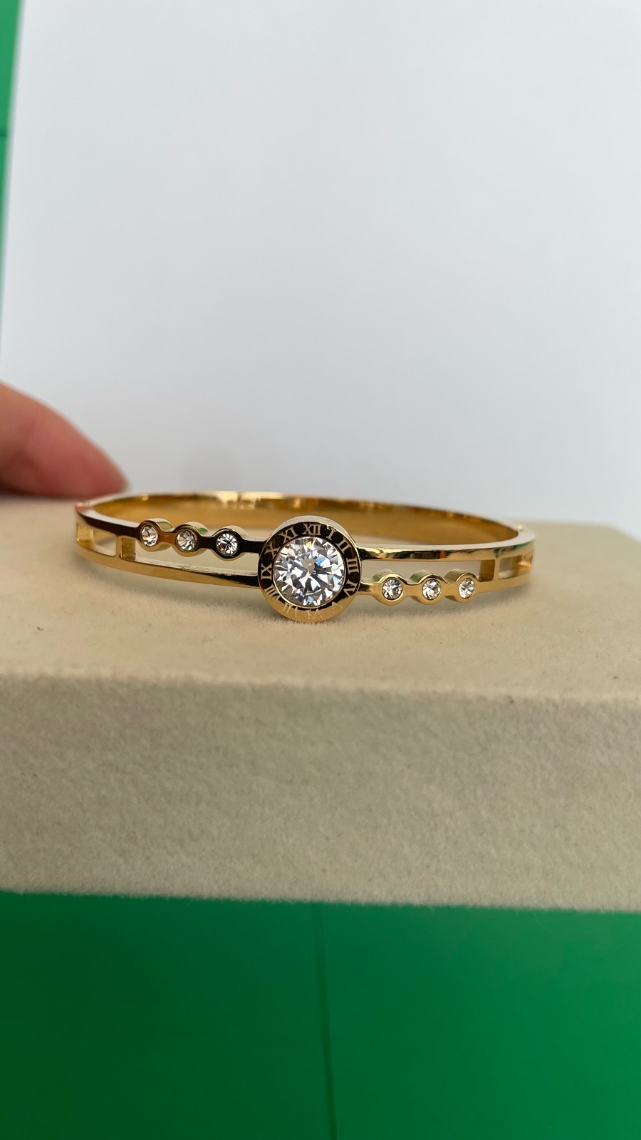 Tarnish free bangle bracelet