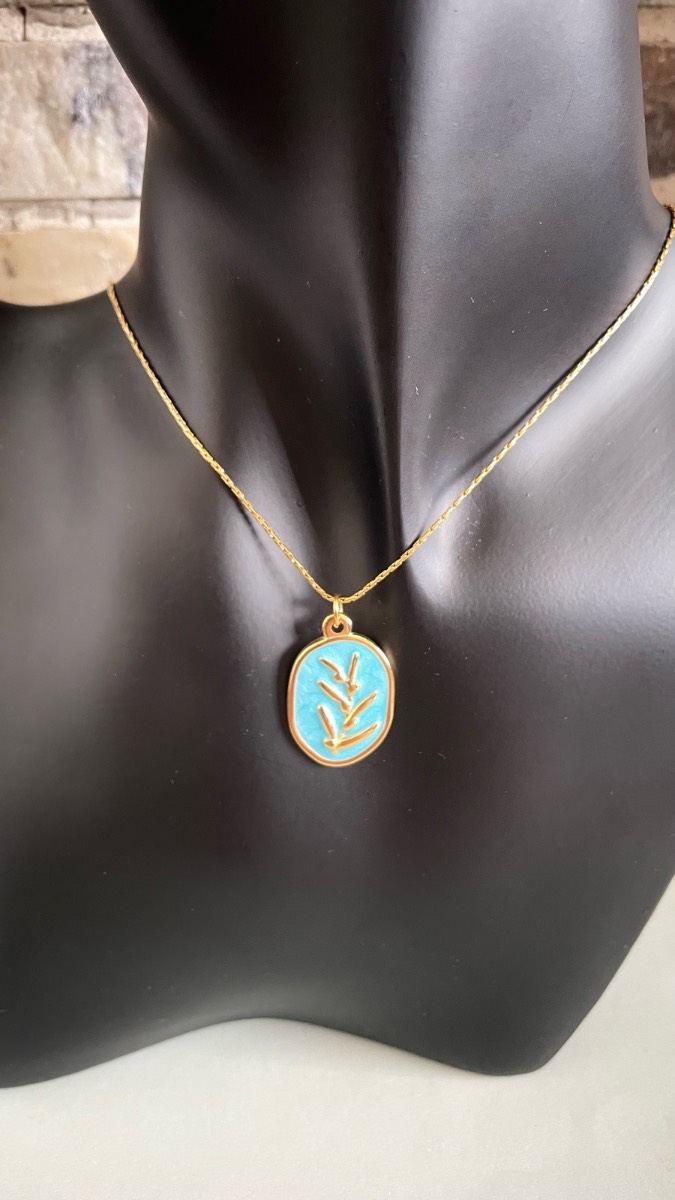 Pendant necklace