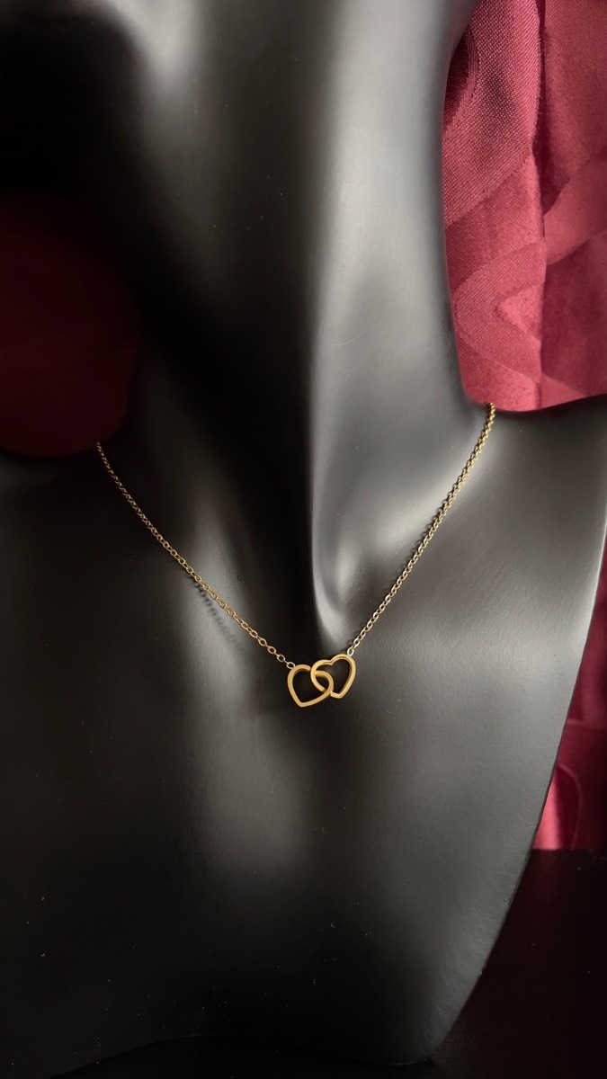 Heart pendant necklace