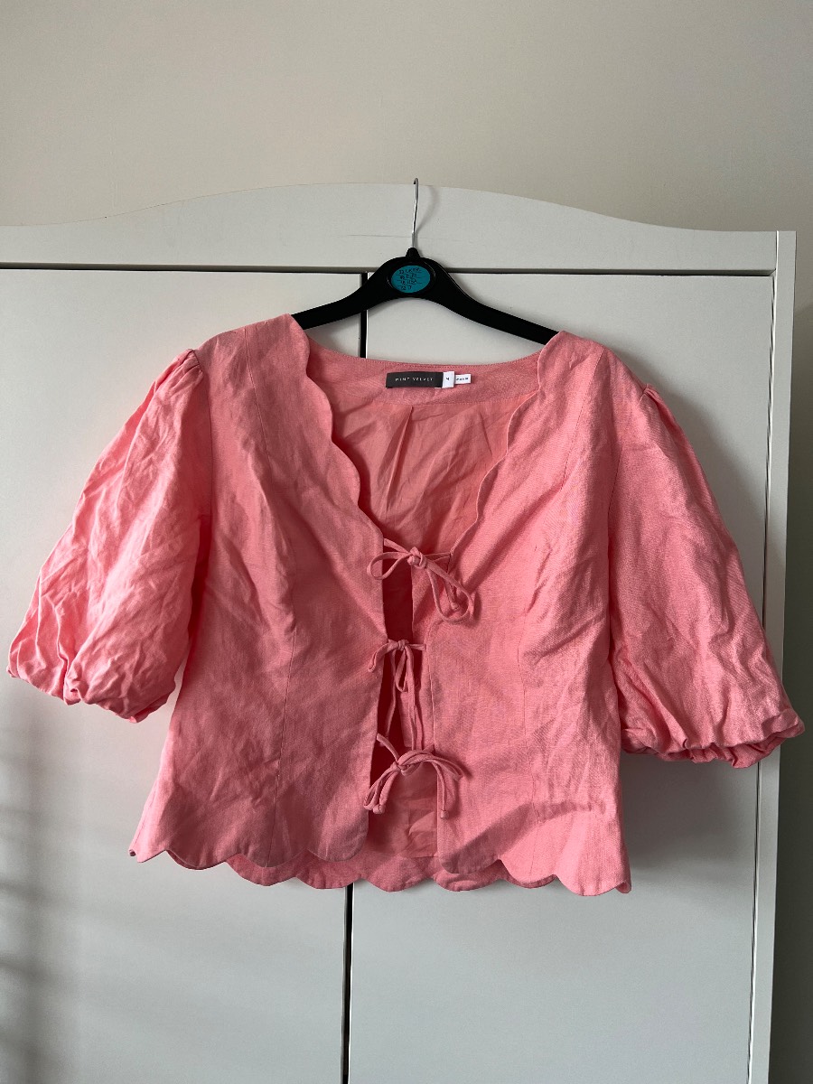 mint velvet | pink linen scallop tie front top | size M
