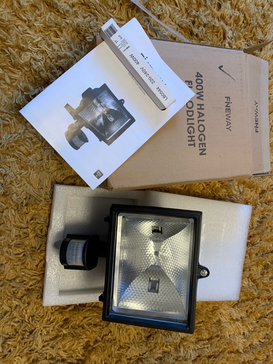 Outdoor floodlight