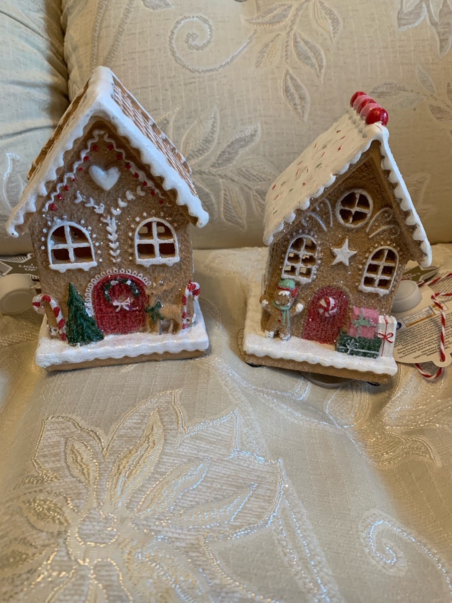 Light up gingerbread houses x2