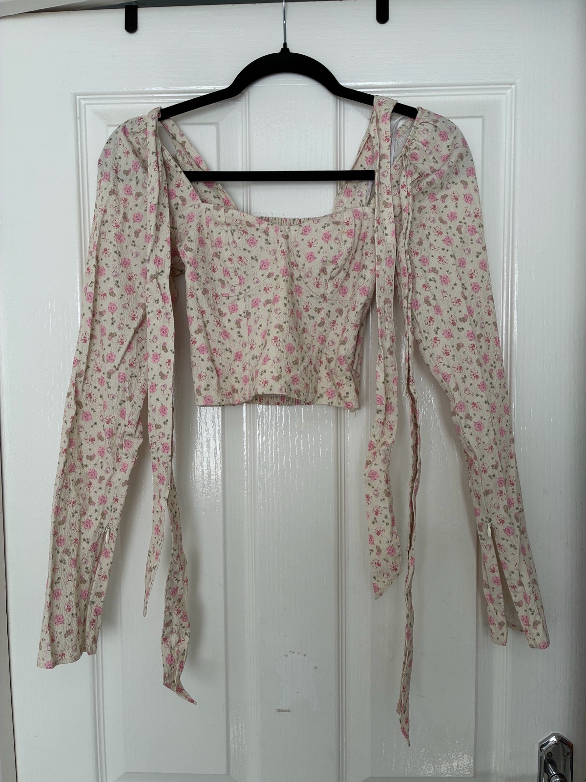 Cottagecore H&M Size XS Cream & Pink Ruched Ditsy Floral Cropped Top