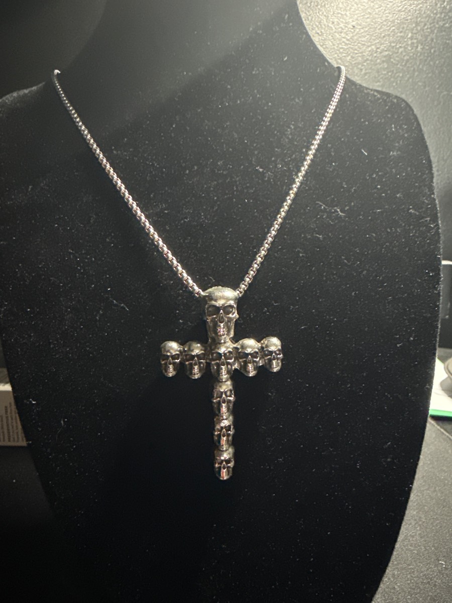 Stainless steel alternative cross skull necklace