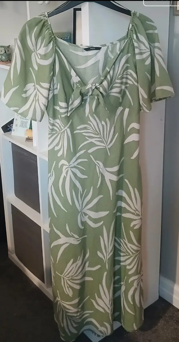 George Green an White Summer midi dress Size 12