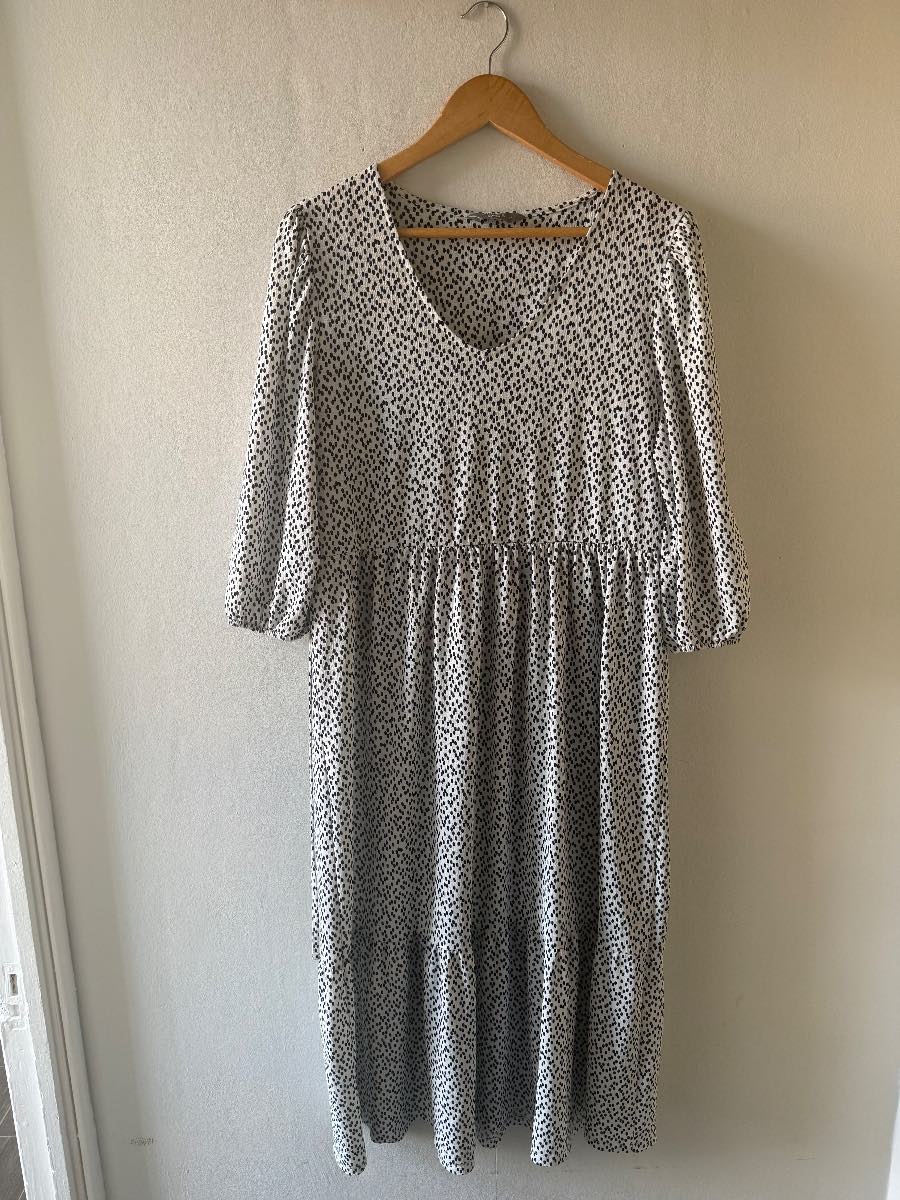 Nutmeg black & white ditsy print midi dress V-neck gathered waist- Size 14