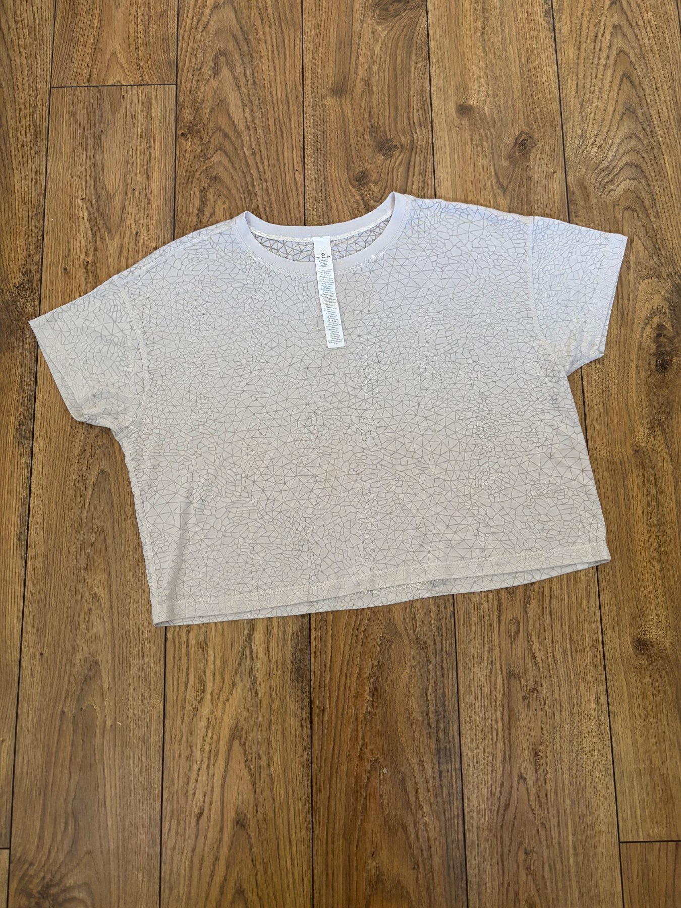 Ladies Lululemon gym cropped top size 6