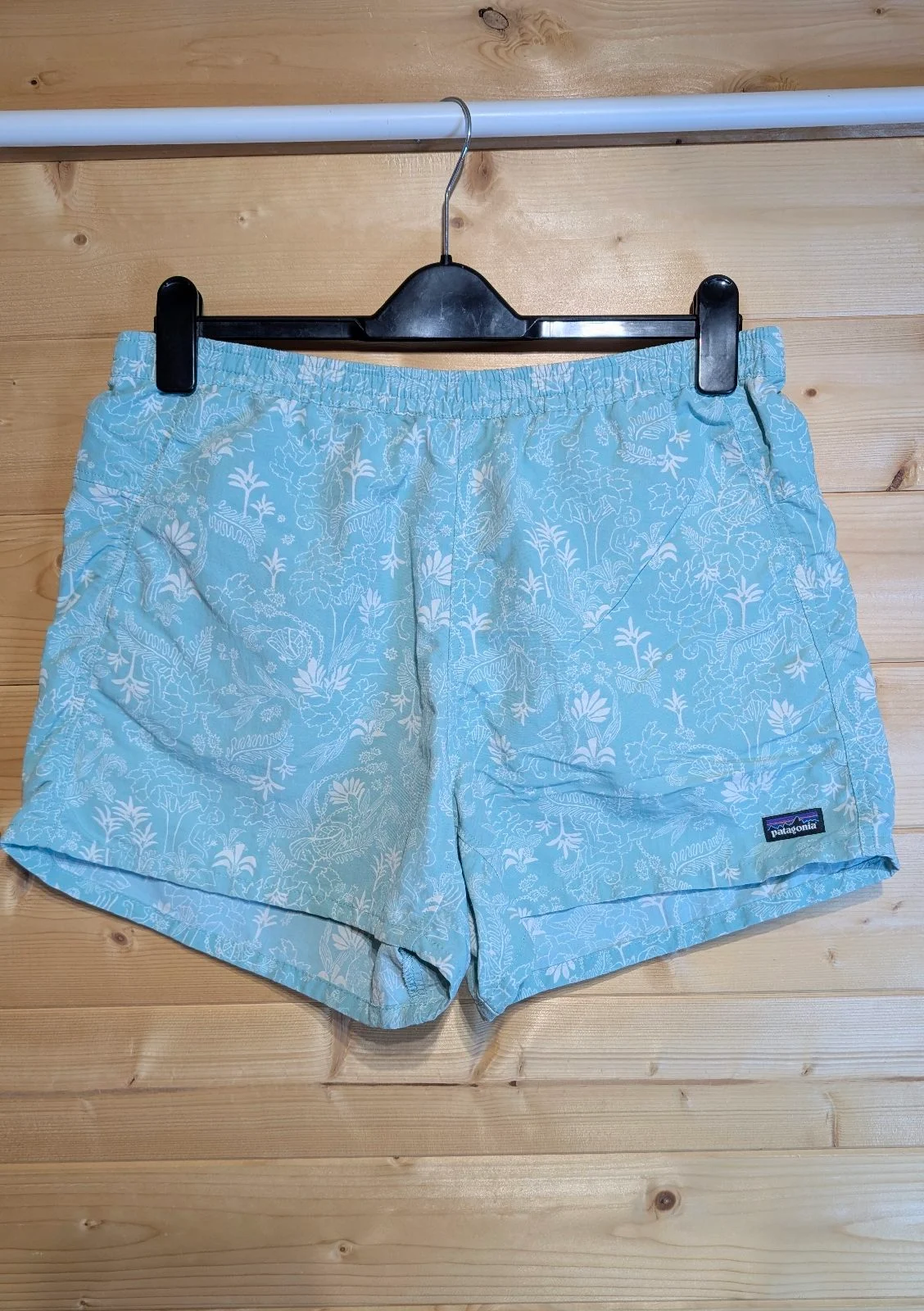 Patagonia Womens Baggies Shorts Size Large Aqua Light Blue Floral Print