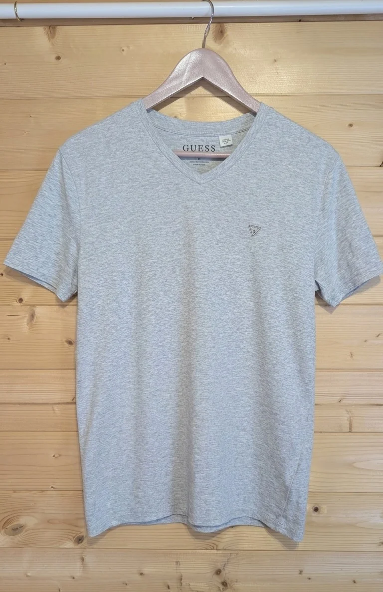 GUESS Men's Light Grey Marl V-Neck T-Shirt Small Triangle Logo - Size Medium
