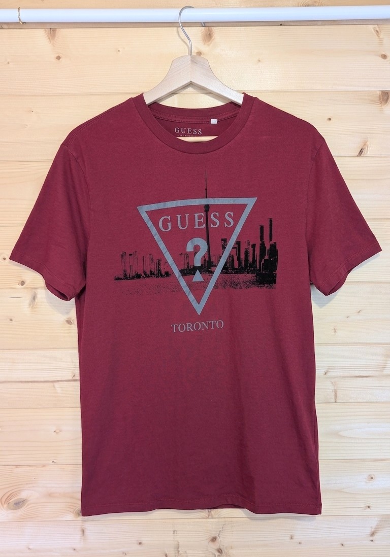​Men's GUESS Toronto Skyline Triangle Logo T-Shirt - Burgundy - Size L