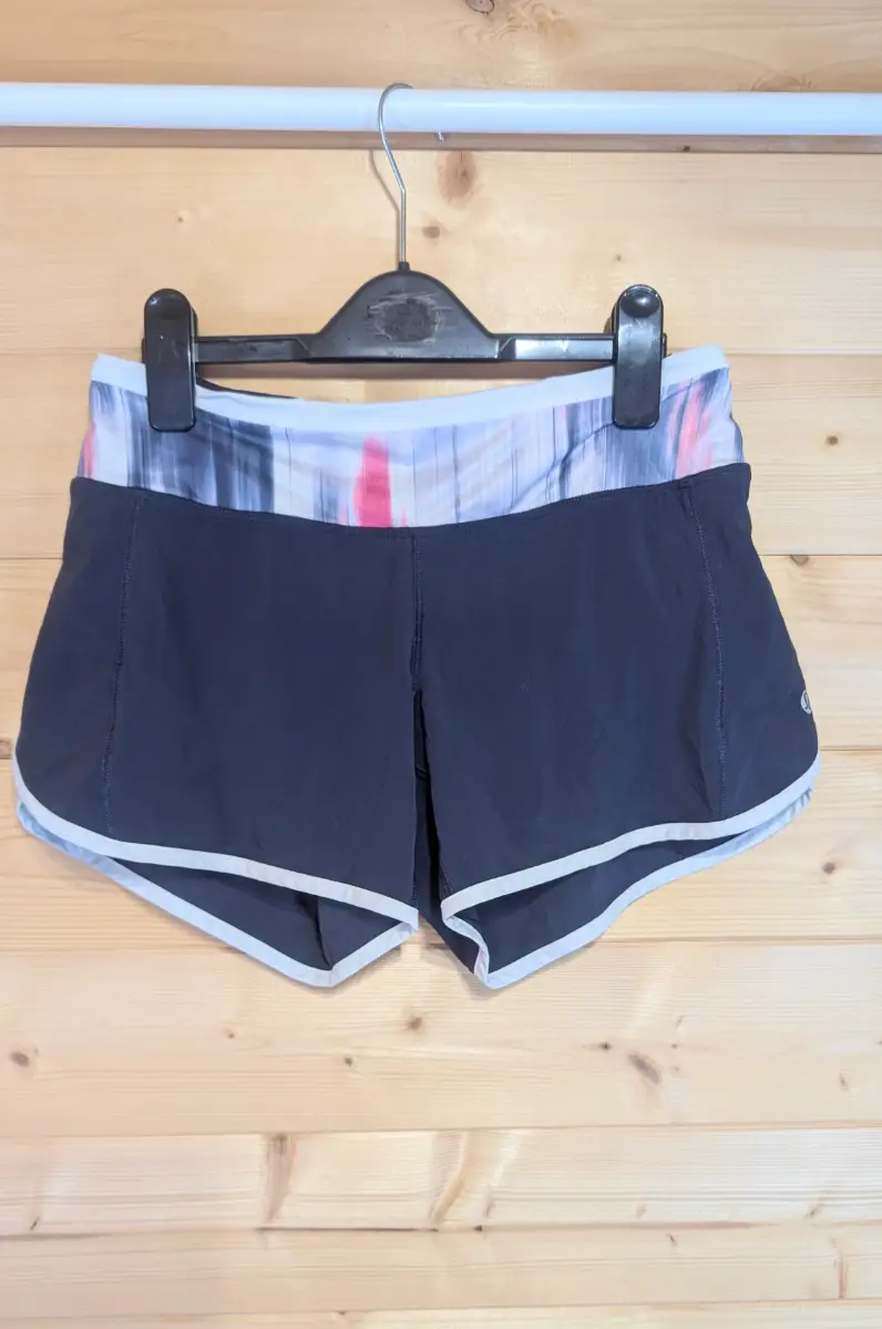 Lululemon Running Shorts - Black / Patterned Waistband - Size 2 (UK 6)