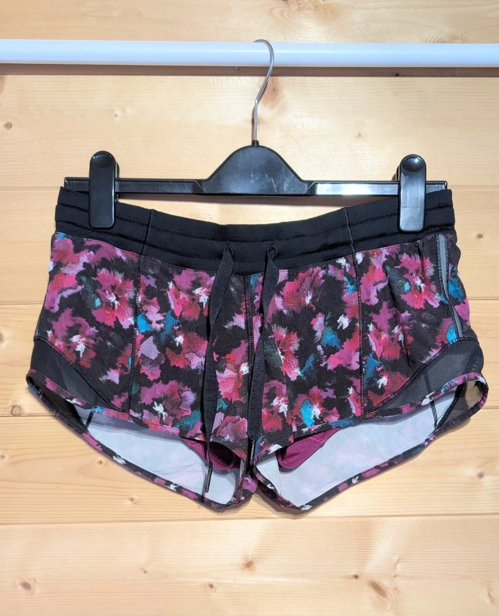 Lululemon Hotty Hot Shorts Floral Print - US 2 / UK 6