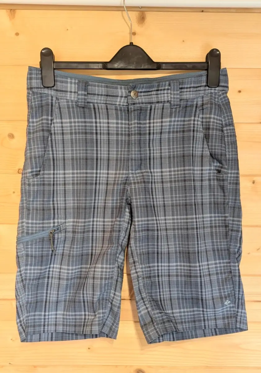 Columbia Omni-Wick Plaid Hiking Cargo Shorts - Size 30W