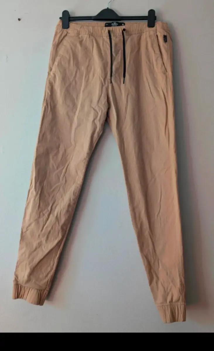 Size Medim Beige   elasticated waist and with pockets Hollister Skinny joggers trouser