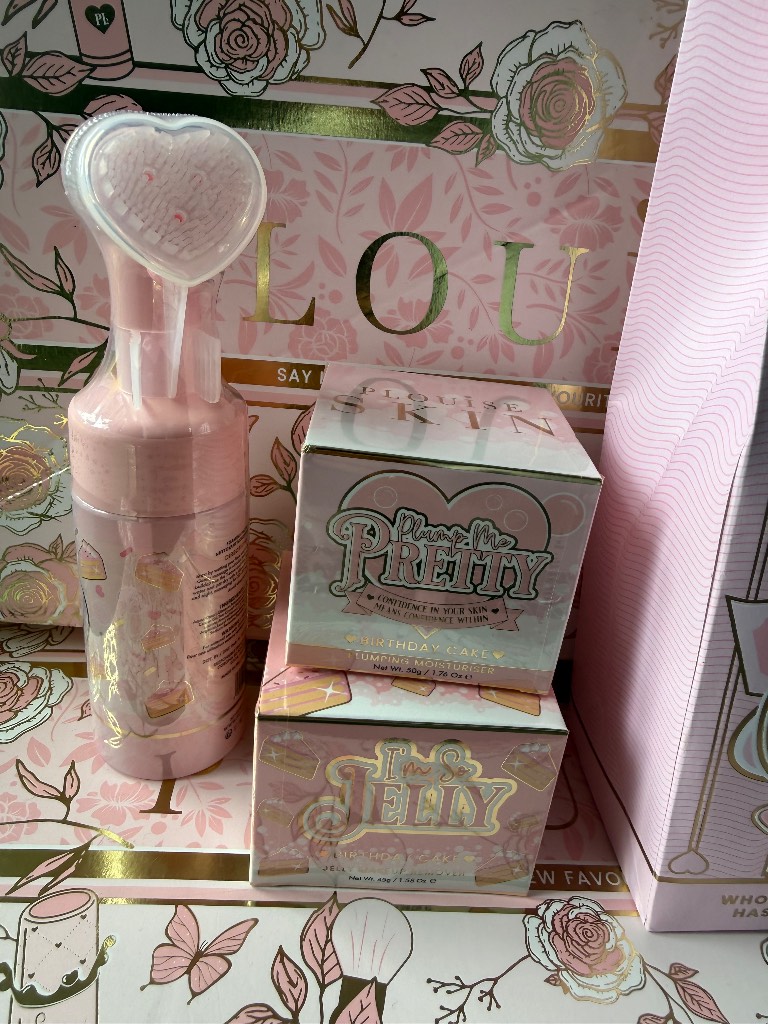 Plouise micellar water and cotton pads