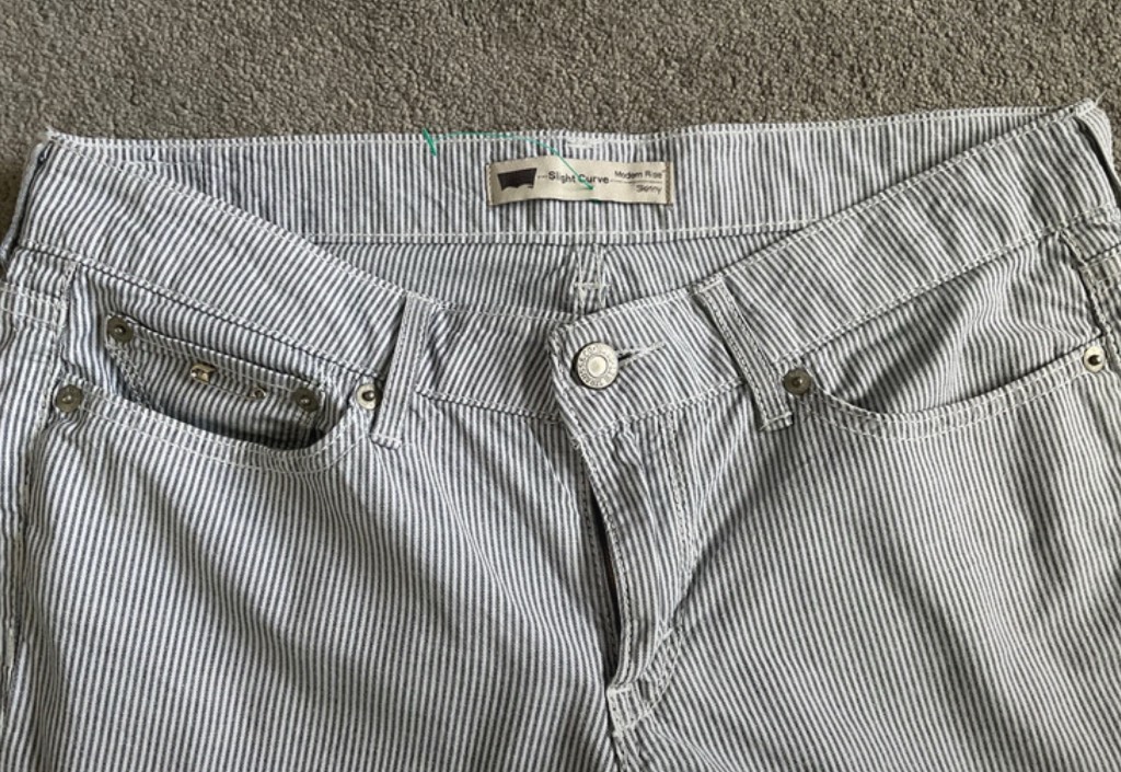 Levi’s straight curve, Modern Rise skinny fit jeans, size 8 or teen. Summer, holidays, festivals
