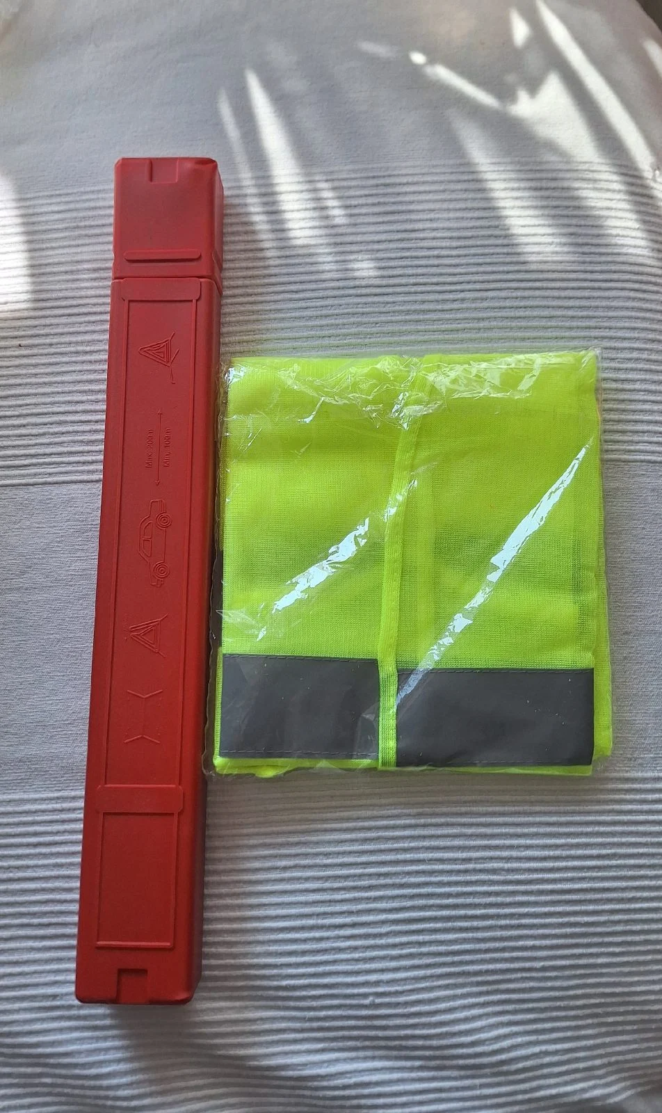 Car Breakdown Emergency Kit High Vis Vest XXL Warning Triangle Safety Travel Set