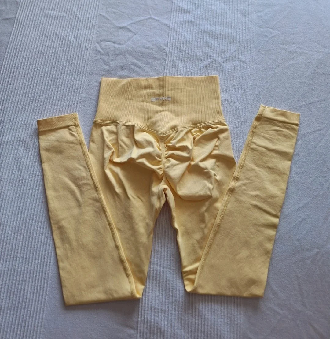 DFYNE Impact Seamless Leggings Pastel Yellow Extra Small XS Scrunch Bum Gym NWOT #S60