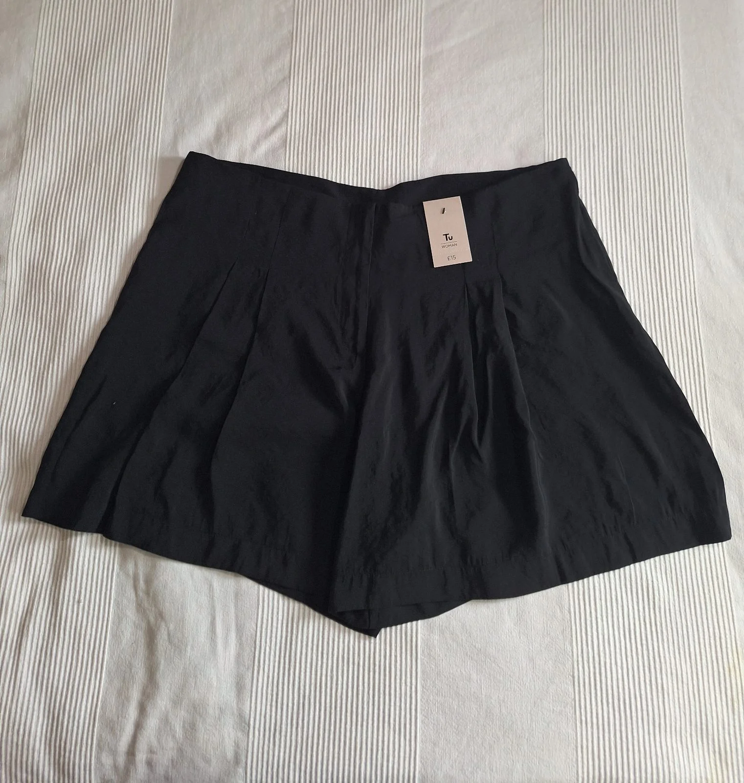 NWT Tu Woman Black Pleated Shorts Size 20 High Waist Smart Casual