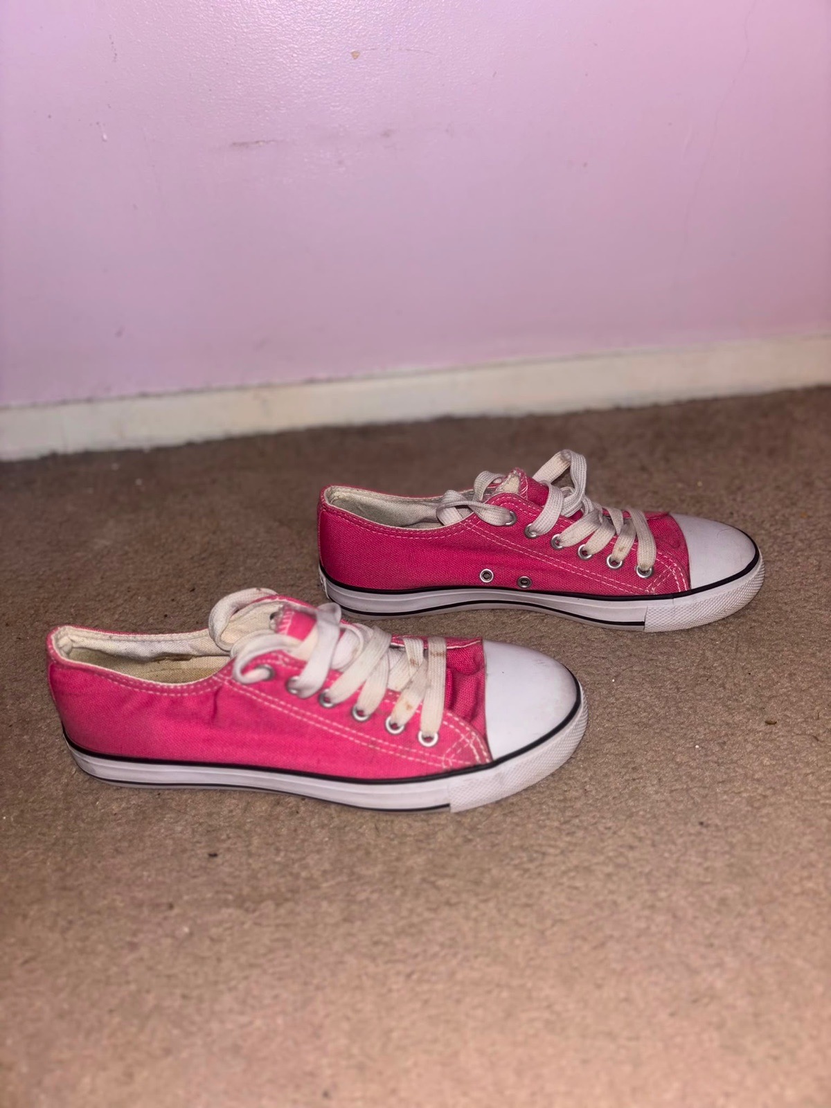 Pink converse