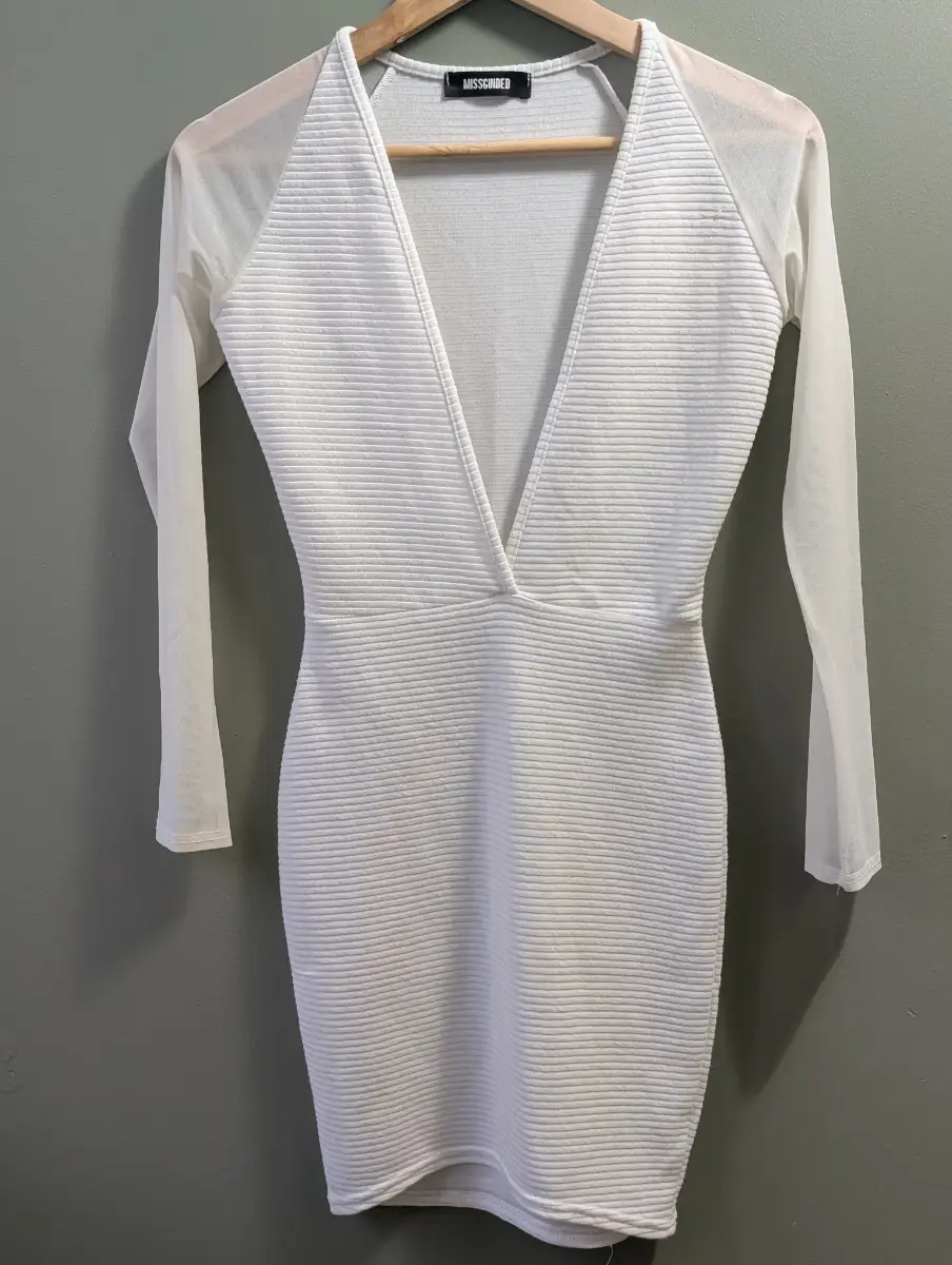 Low V neck white dress. Size 8. Missguided.