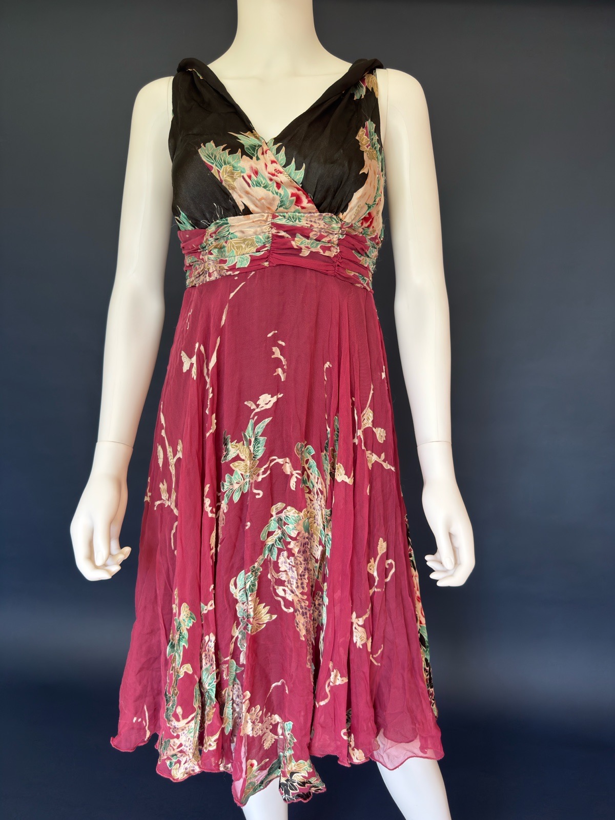 Vintage size 10 floral 100% silk burgundy black oriental dress