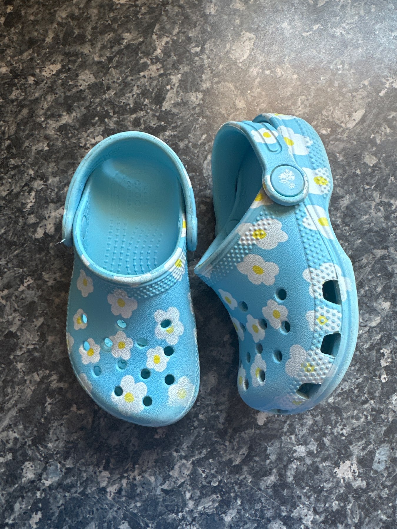 Girls Blue Daisy Crocs