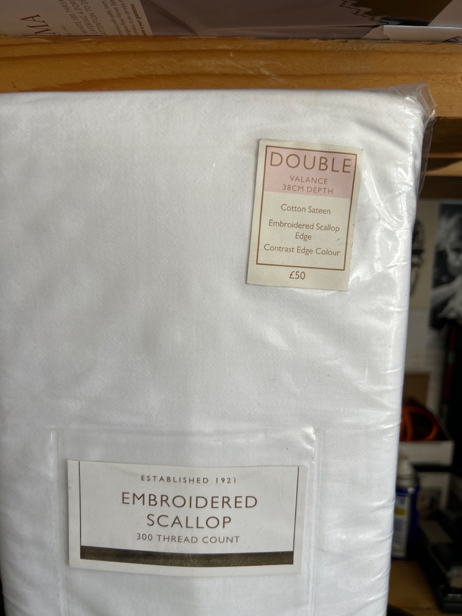 Dorma double valance embroidered scallop edge green 300 thread count