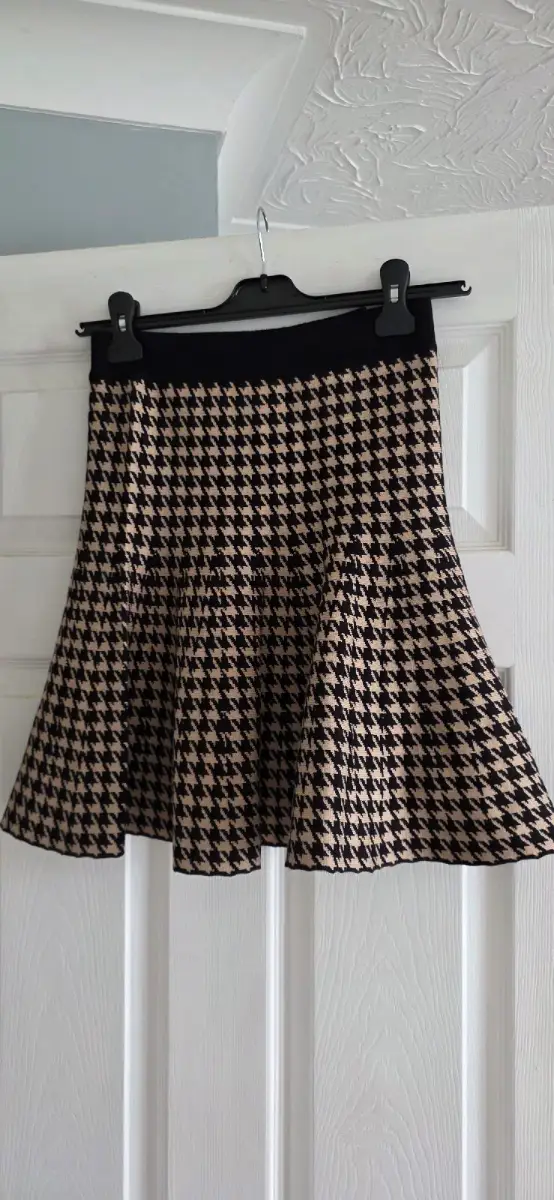 Ladies skirt
