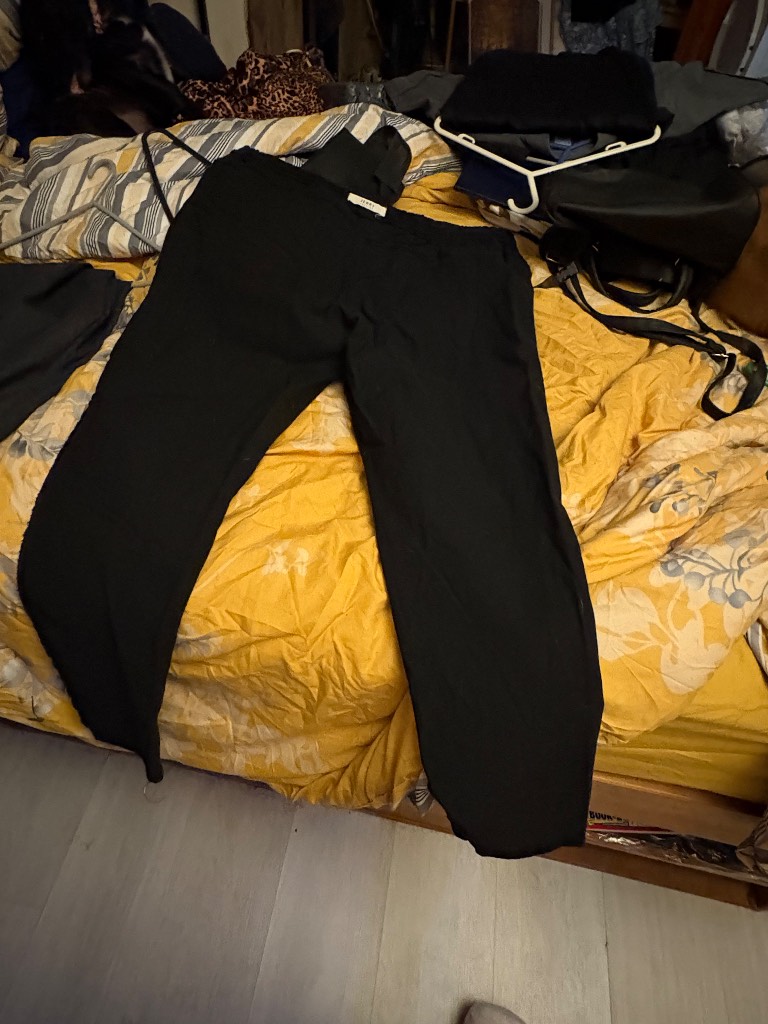 Ladies jogging size 24
